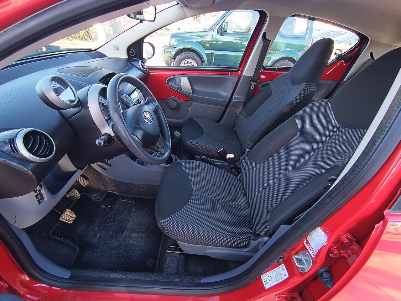 Toyota Aygo 1.0 12V VVT-i 5 porte