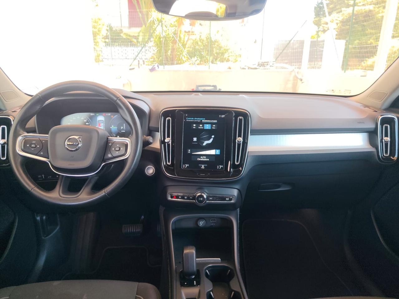Volvo XC40 T4 Plus Dark VAN