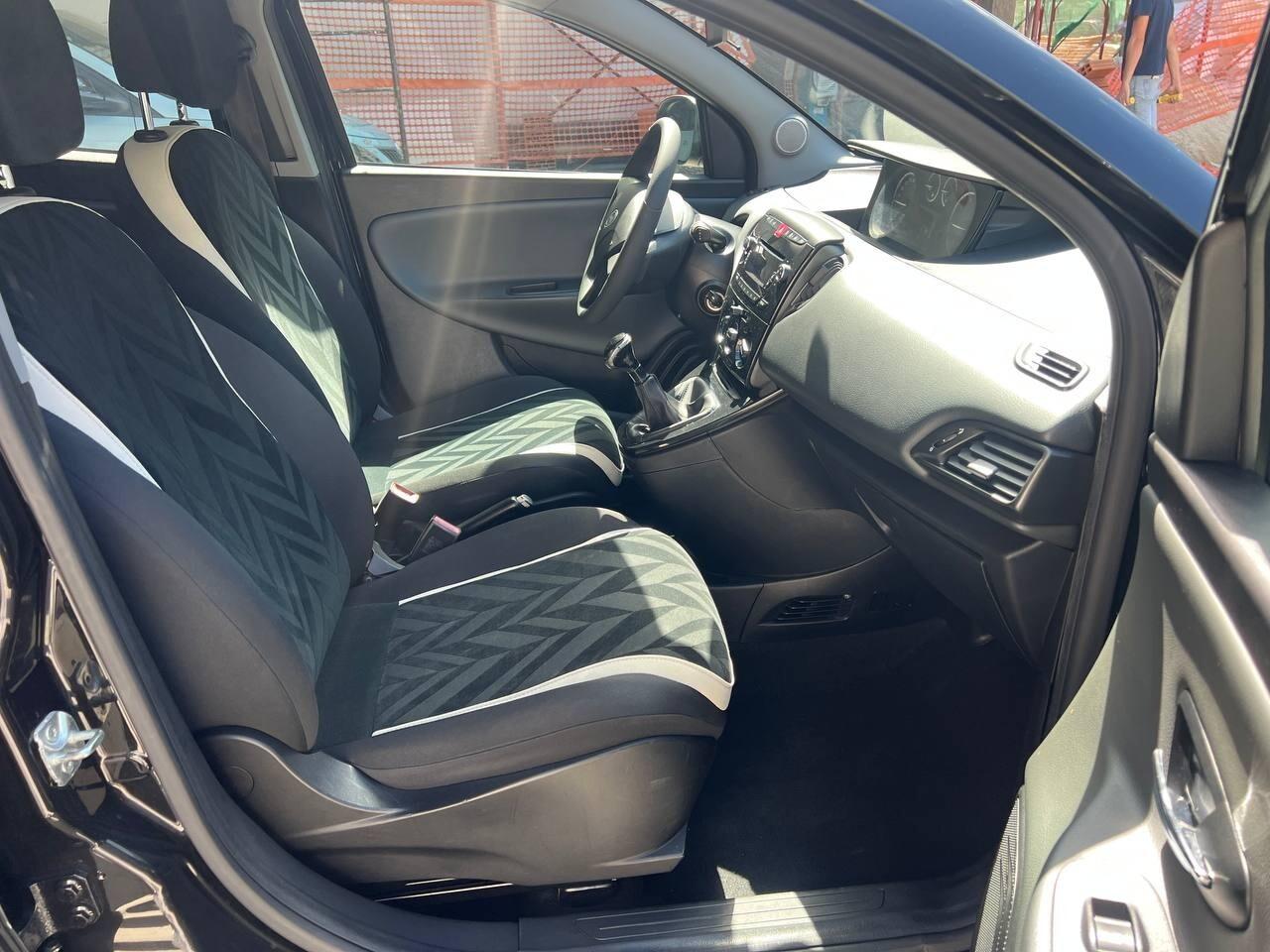 YPSILON 1.3 MJT 95CV SeS Platinum