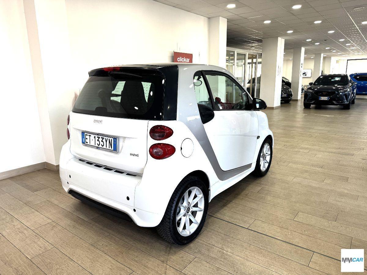 SMART - Fortwo - 1000 52 kW MHD coupé passion