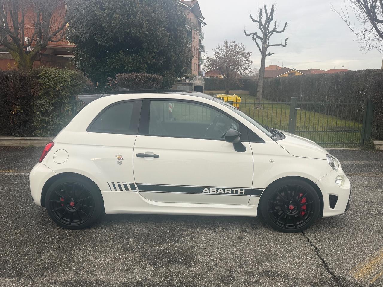 Abarth 595 1.4 Turbo T-Jet 180 CV Esseesse