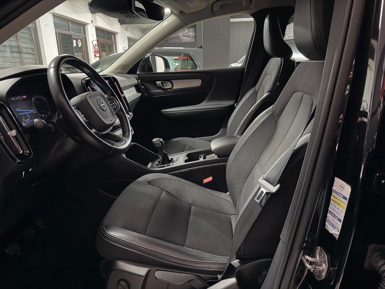 VOLVO XC40 2.0 D3 (150) Momentum 2019