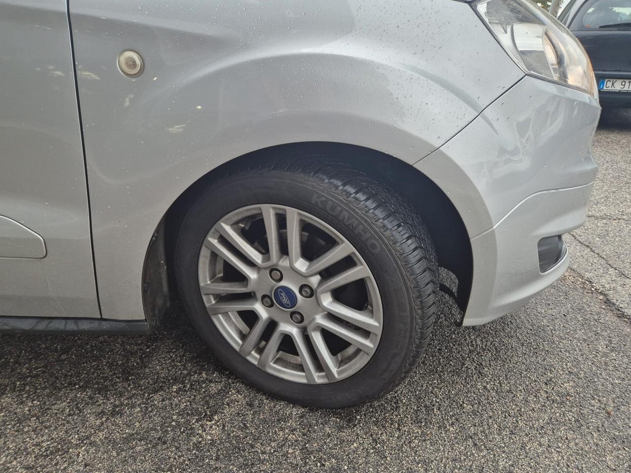 Ford Tourneo Courier 1.5 TDCI Titanium E6B