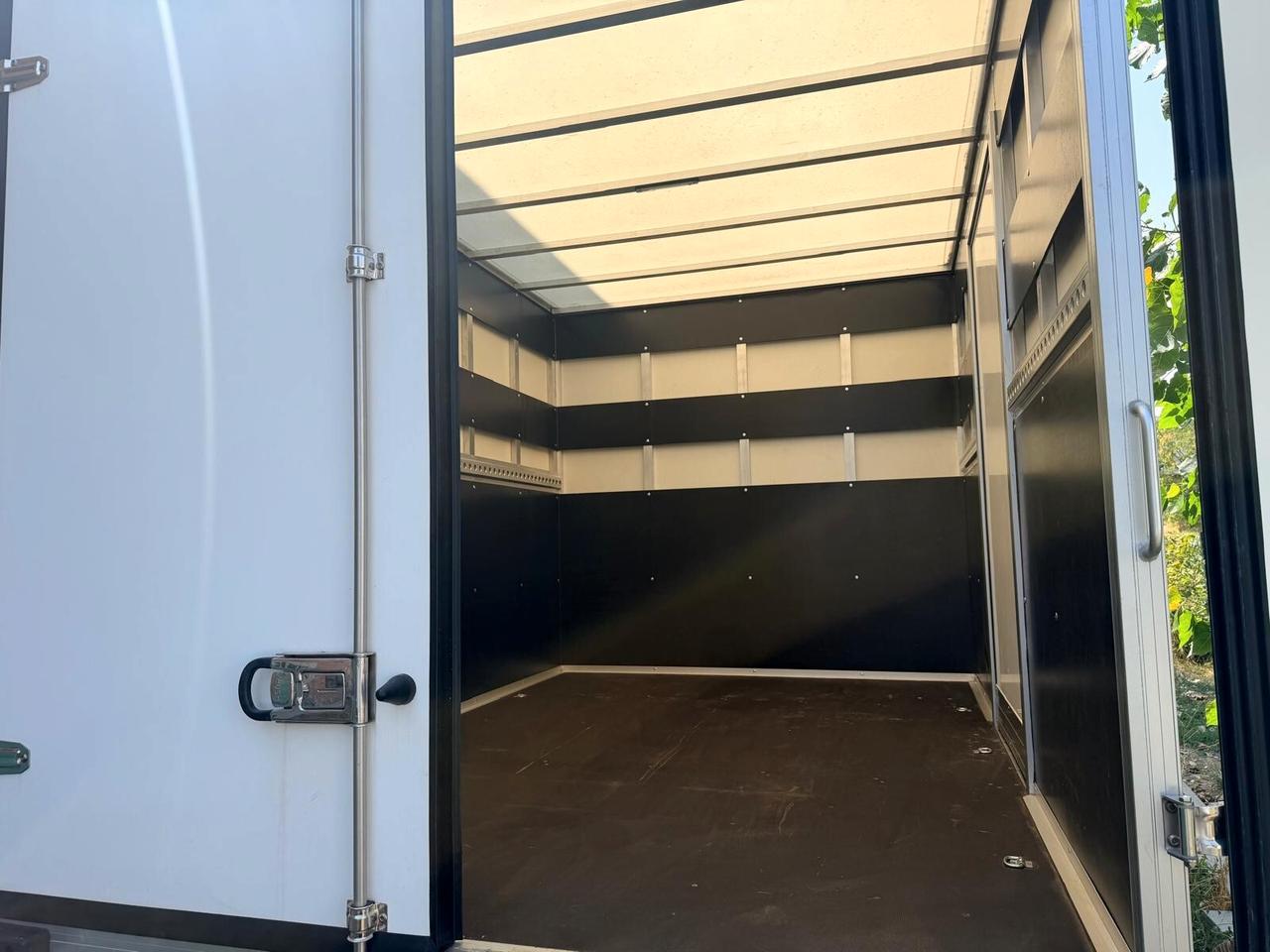 Ford Transit 2.0 TDCi 131 CV Box in Alluminio – 2022 – Solo 3.247 km