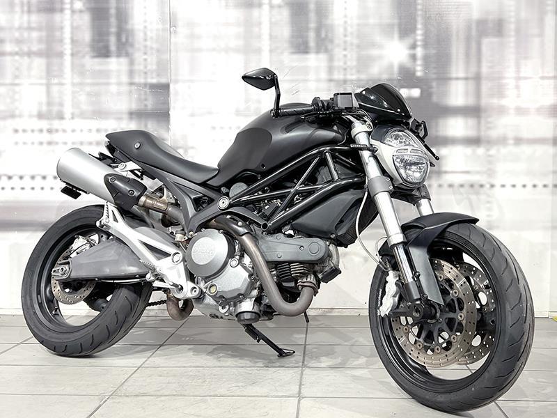 Ducati Monster 696
