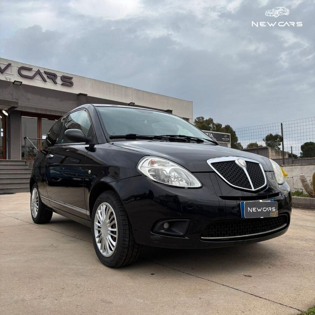 Lancia Ypsilon 1.3 MJT 75 CV Argento