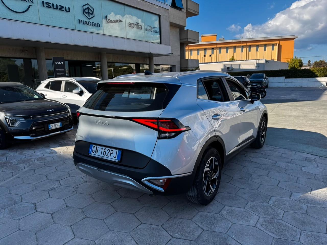 KIA SPORTAGE 1.6 DIESEL HYBRID 2023 ACCESSORIATA