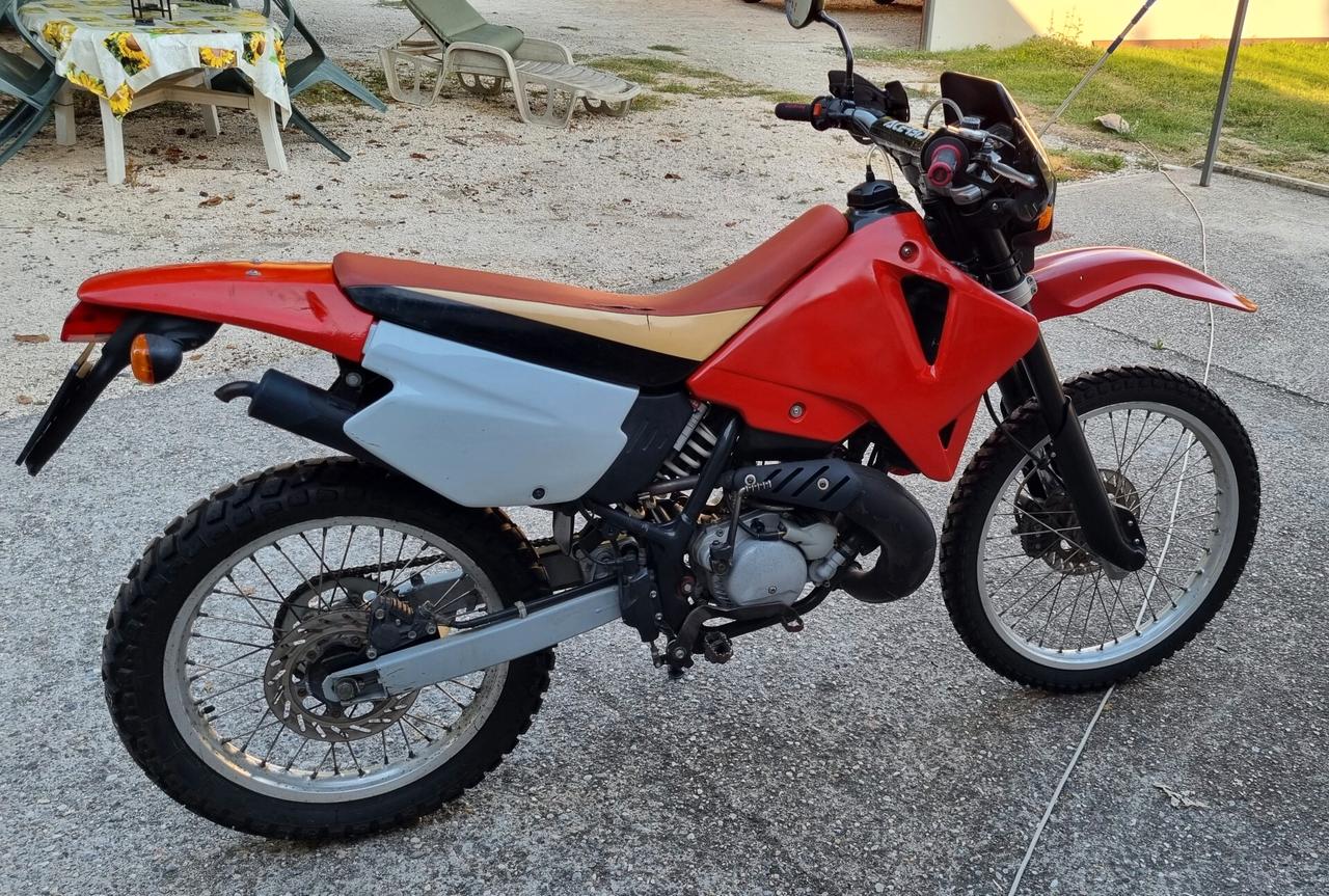 MOTO Aprilia RX 50 cc,ENDURO, REVISIONATA,TUTTO ORIGINALE,CON LIBRETTO