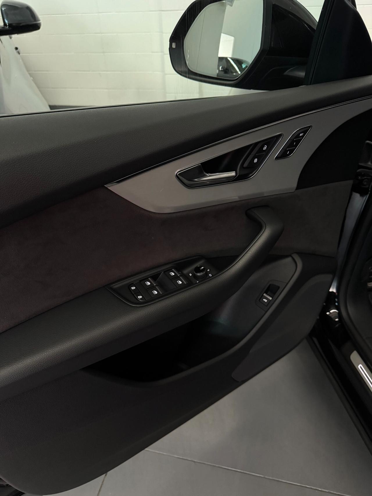 Audi Q8 S-Line Quattro 50 mhev tiptronic 3.0cc 286cv Finanziabile