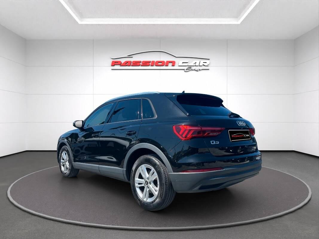 Audi Q3 35 2.0 tdi Business s-tronic