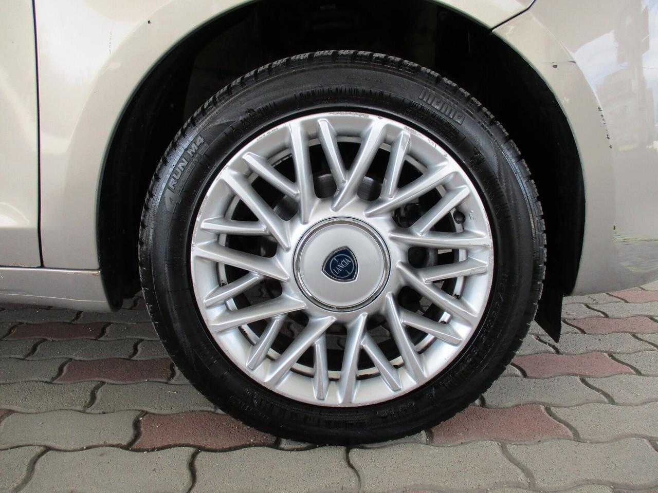 LANCIA YPSILON 1.2 GOLD