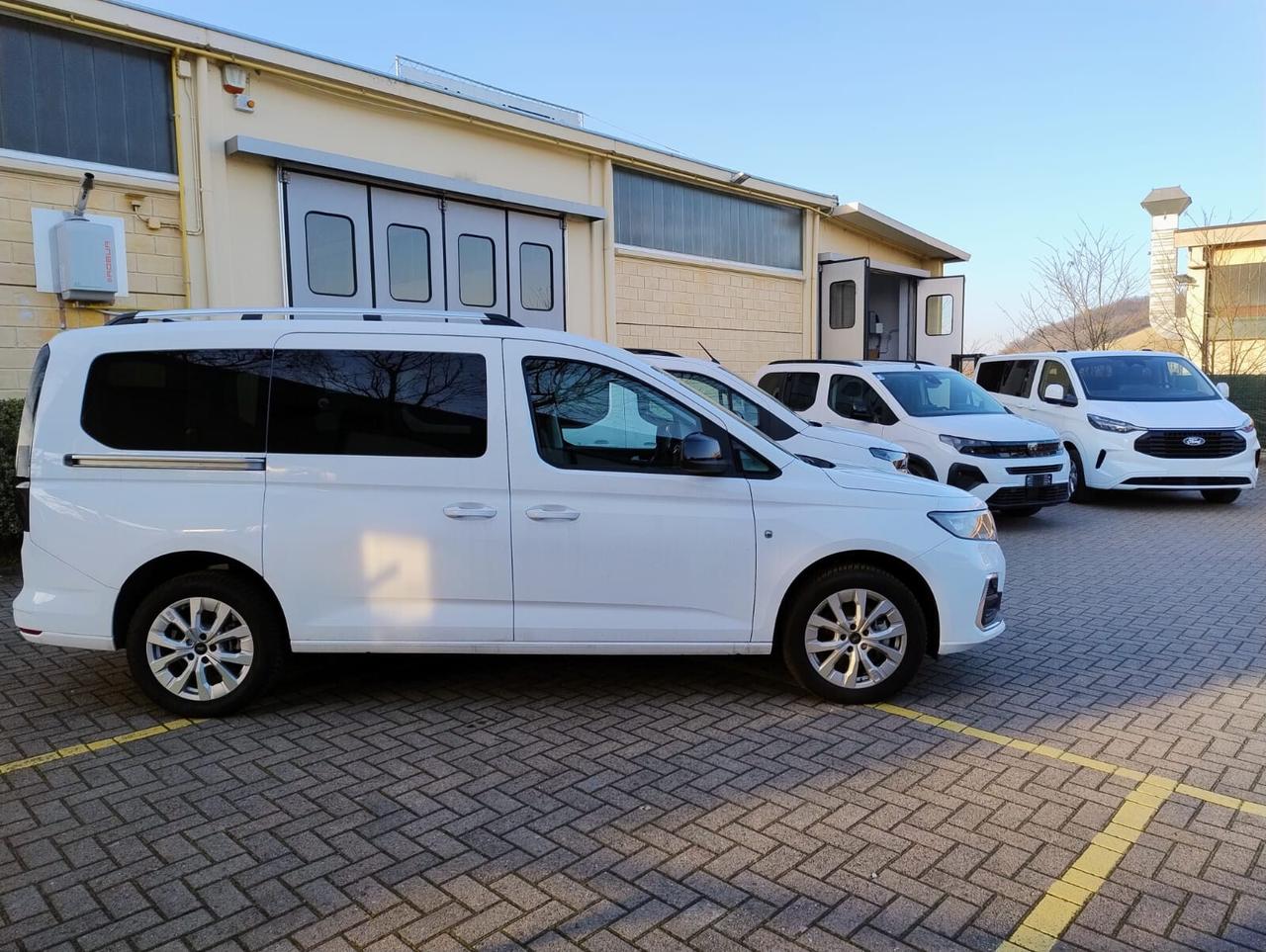 Ford Tourneo Connect freedom USO TAXI E SERVIZIO SOCIO SANITARIO