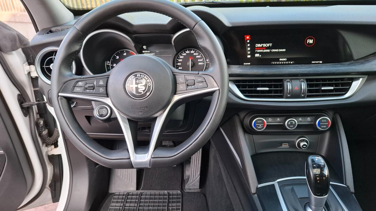 Alfa Romeo Stelvio 2.2 Turbodiesel 190 CV AT8 Q4 Executive -TETTO APRIBILE-CERCHI DA 19