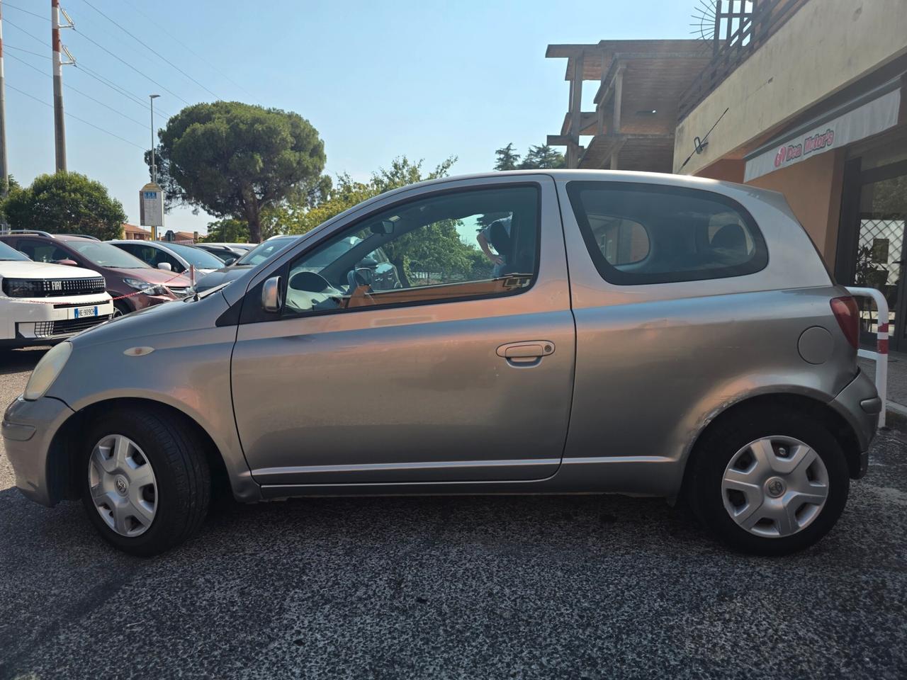 Toyota Yaris 1.3 16V cat 3 porte Sol