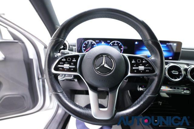 MERCEDES-BENZ A 180 D AUTOMATICA SPORT FARI FULL LED
