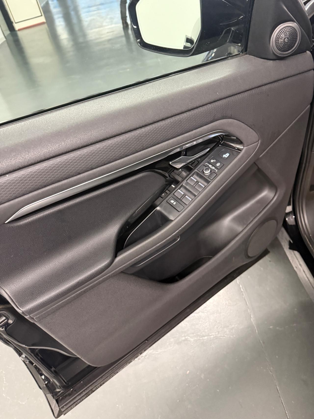 Land Rover Range Evoque 2.0D I4-L.Flw 150 CV R-Dynamic