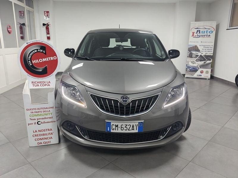 Lancia Ypsilon 1.0 FireFly 70cv Hybrid Silver