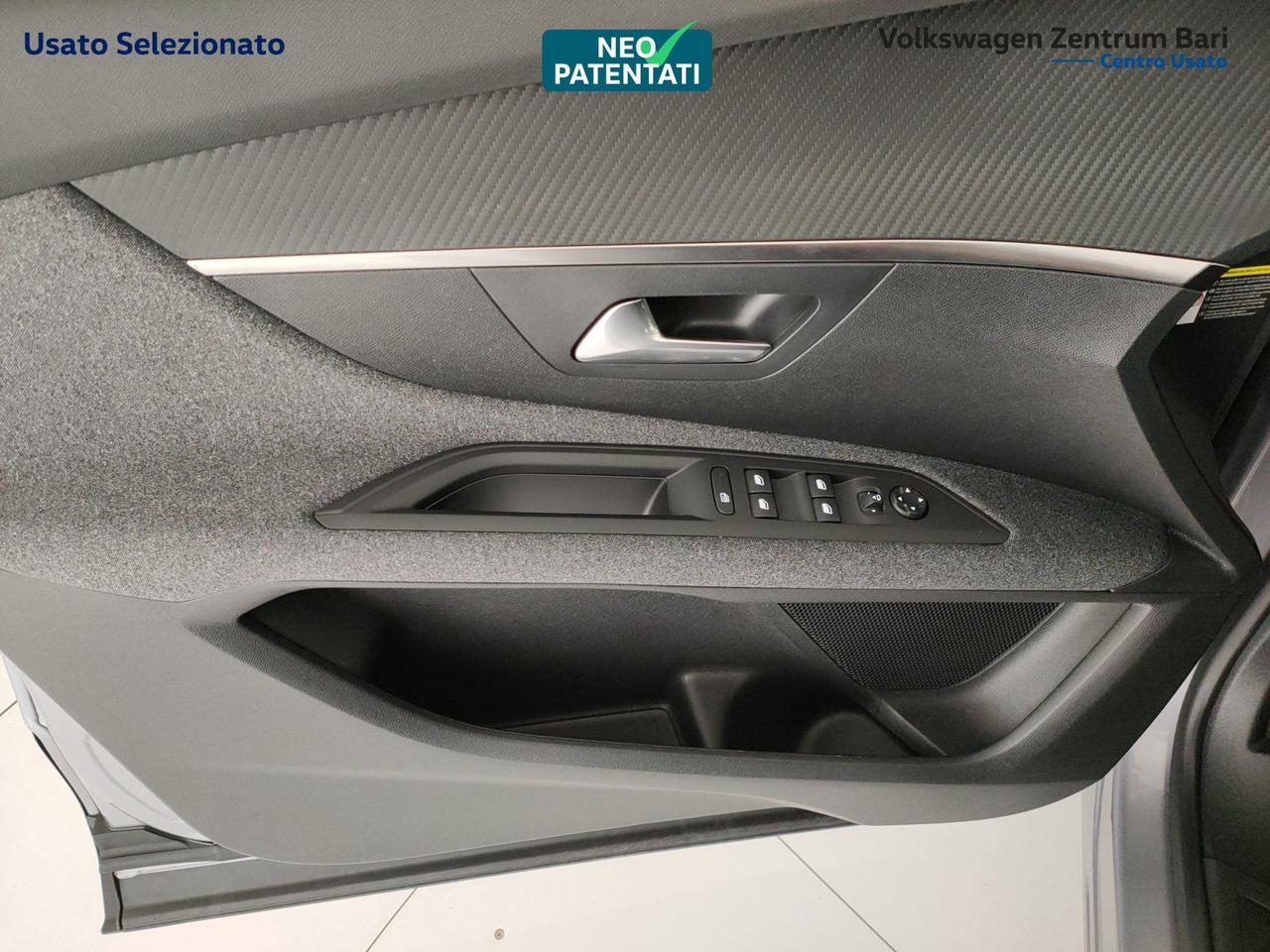 Peugeot 3008 1.5 bluehdi active s&s 130cv eat8