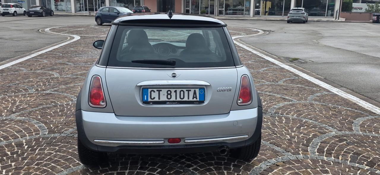 Mini 1.6 16V Cooper