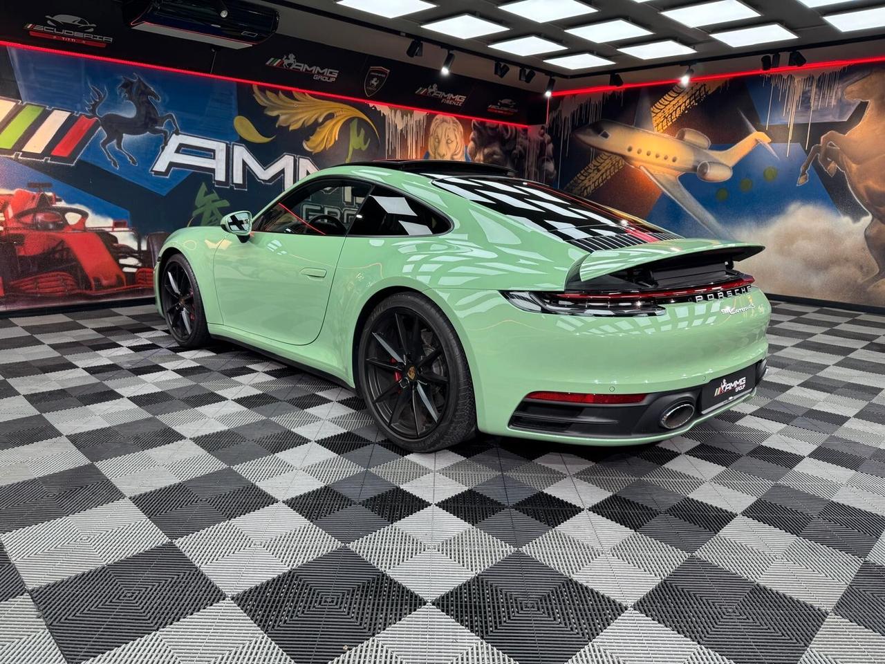 Porsche 911 Carrera 4S (966)