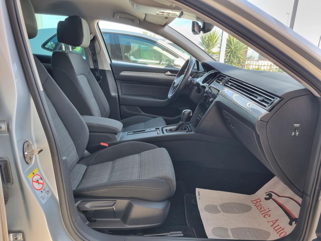 Volkswagen Passat VIII Variant 2.0 tdi Business 12