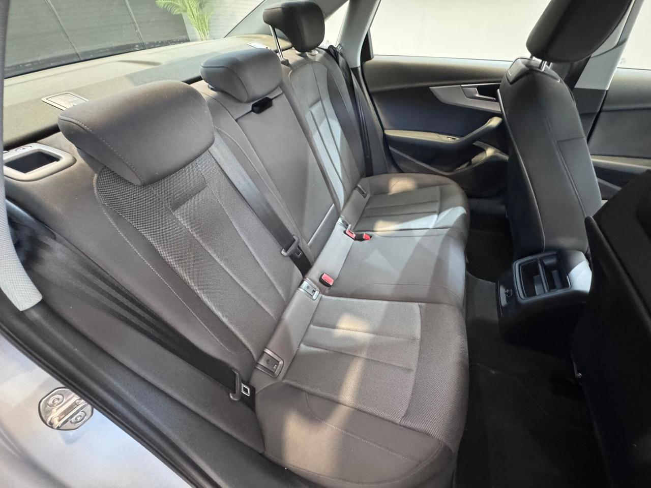 Audi A4 35 TDI/163 CV S tronic Business