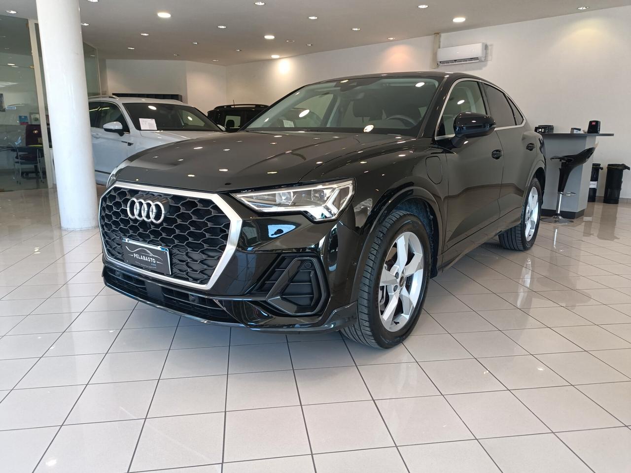 Audi Q3 SPB 45 TFSI e S tronic Business Plus