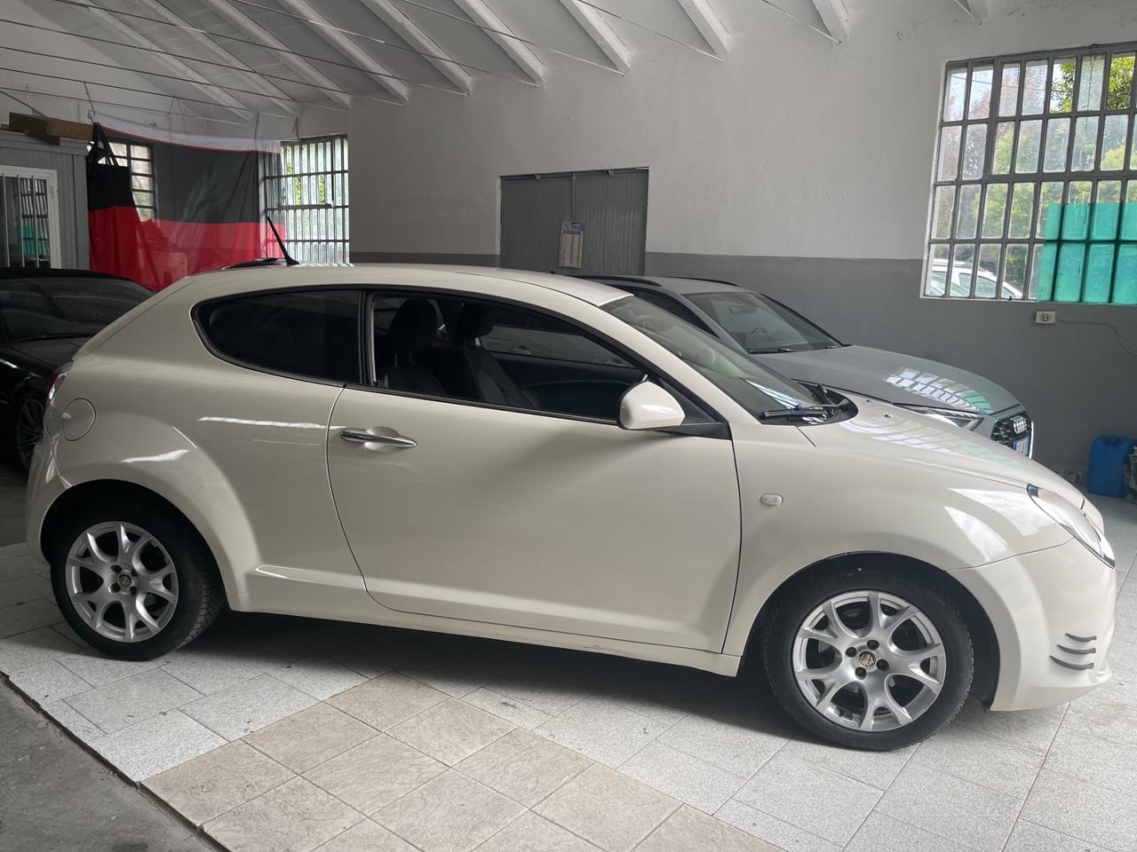 Alfa Romeo MiTo 1.3 JTDm 16V 90 CV Distinctive Sport Pack