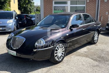 LANCIA Thesis 2.4 JTD Emblema