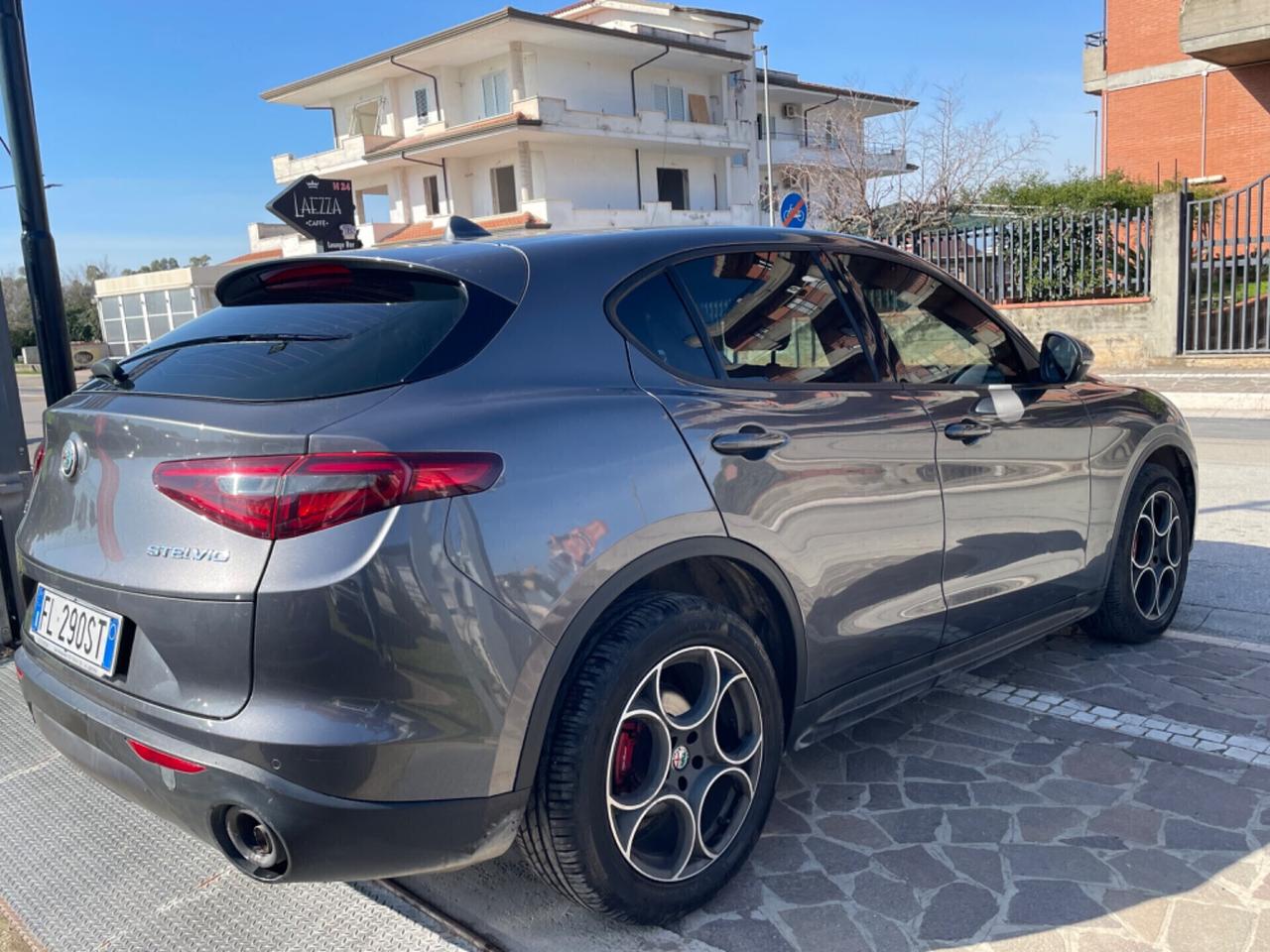 Alfa Romeo Stelvio 2.2 Turbodiesel 210 CV AT8 Q4 Executive