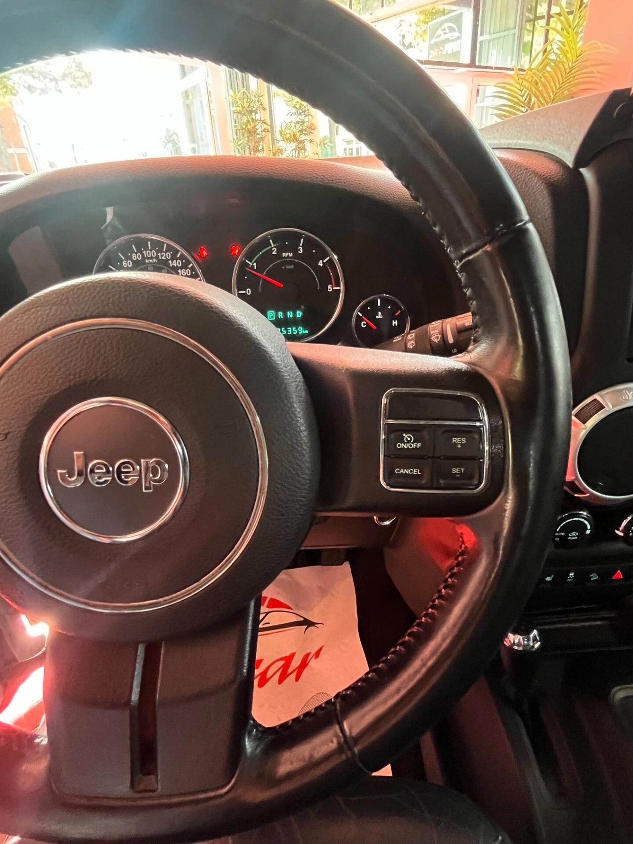 Jeep Wrangler Unlimited 2.8 CRD DPF Sahara Auto