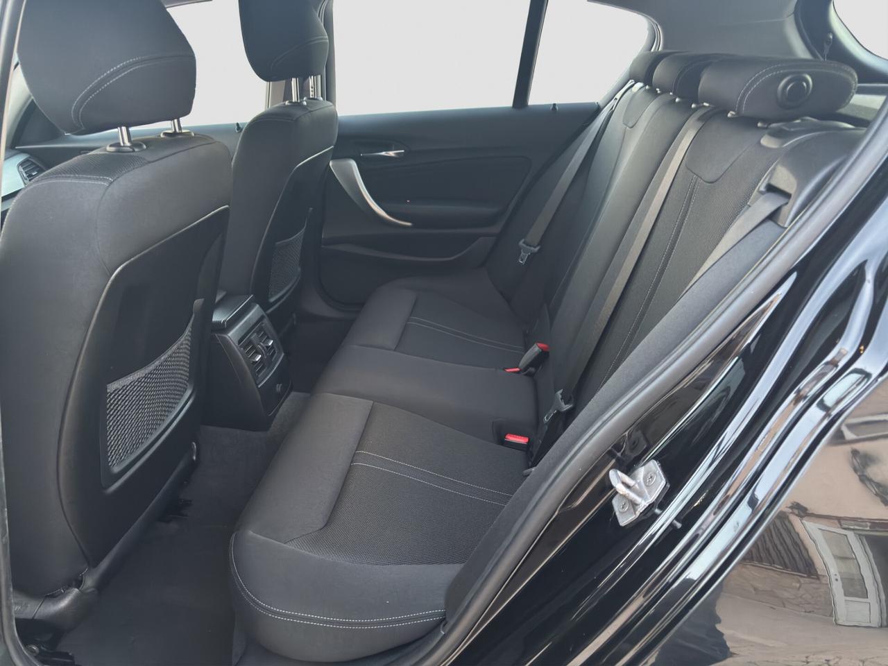 Bmw 116 116d 5p. Urban Steptronic
