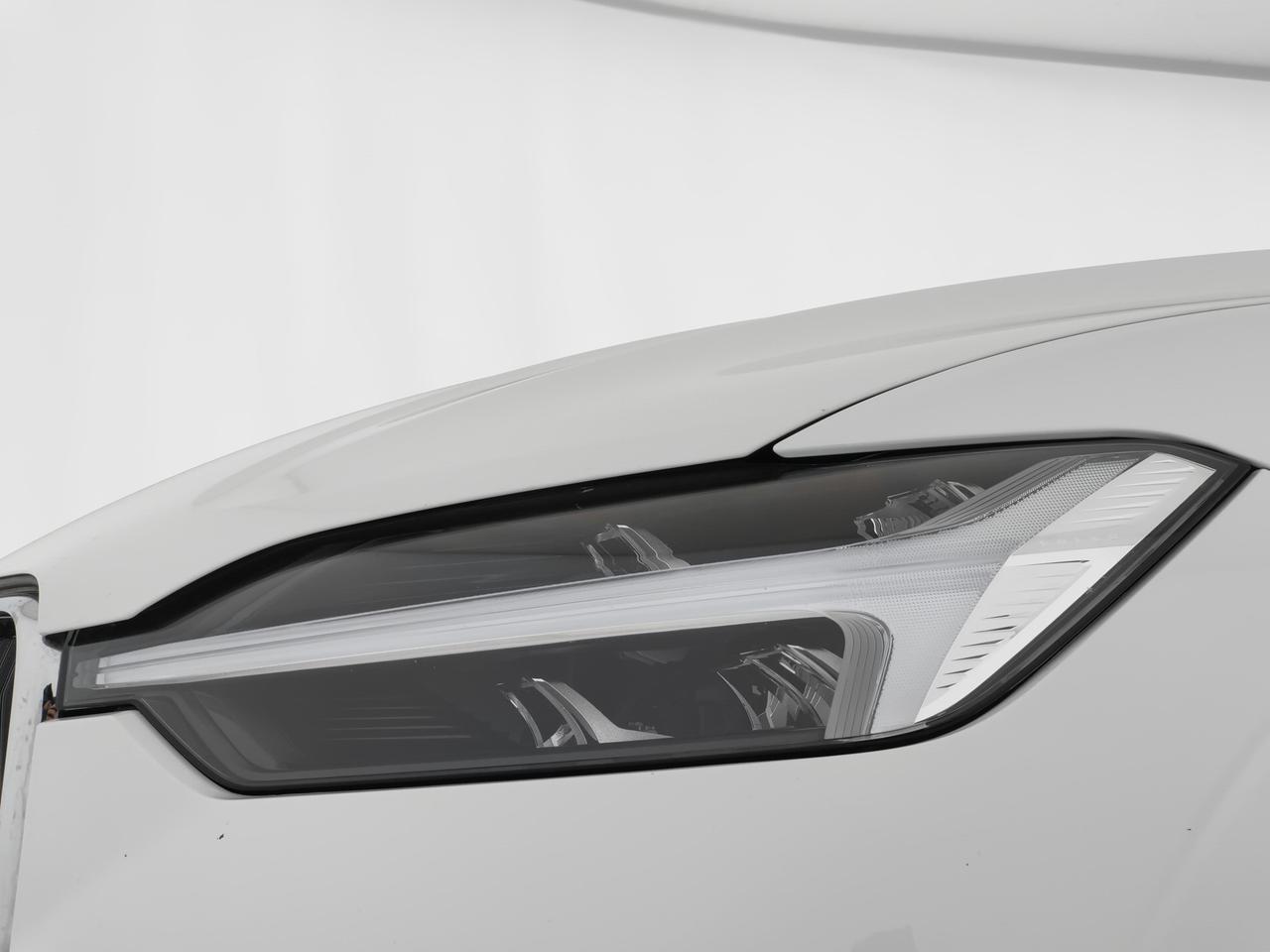 Volvo XC60 2.0 b4 Momentum Pro