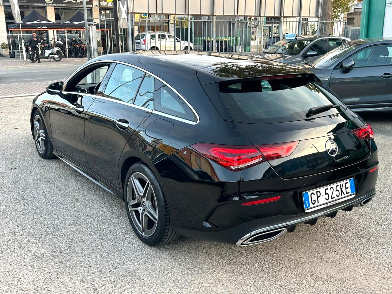 MERCEDES CLA 180D SHOOTING BRAKE PREMIUM AMG - AUTO - KAMERA - NAVI - LED
