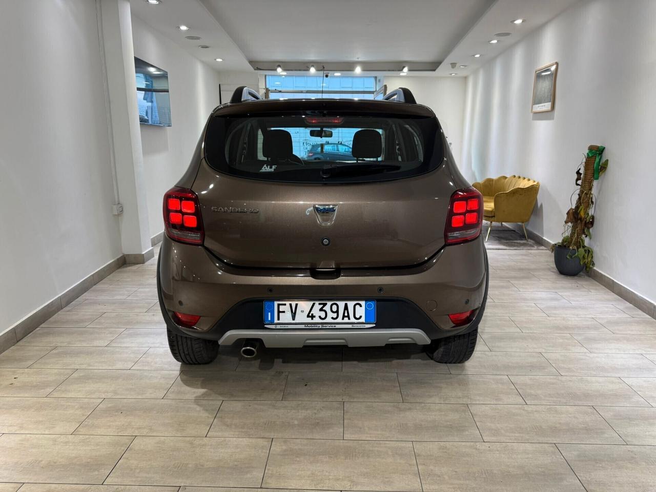 Dacia Sandero Stepway GPL 90cv SOLI 127.000 KM NEOPATENTATI