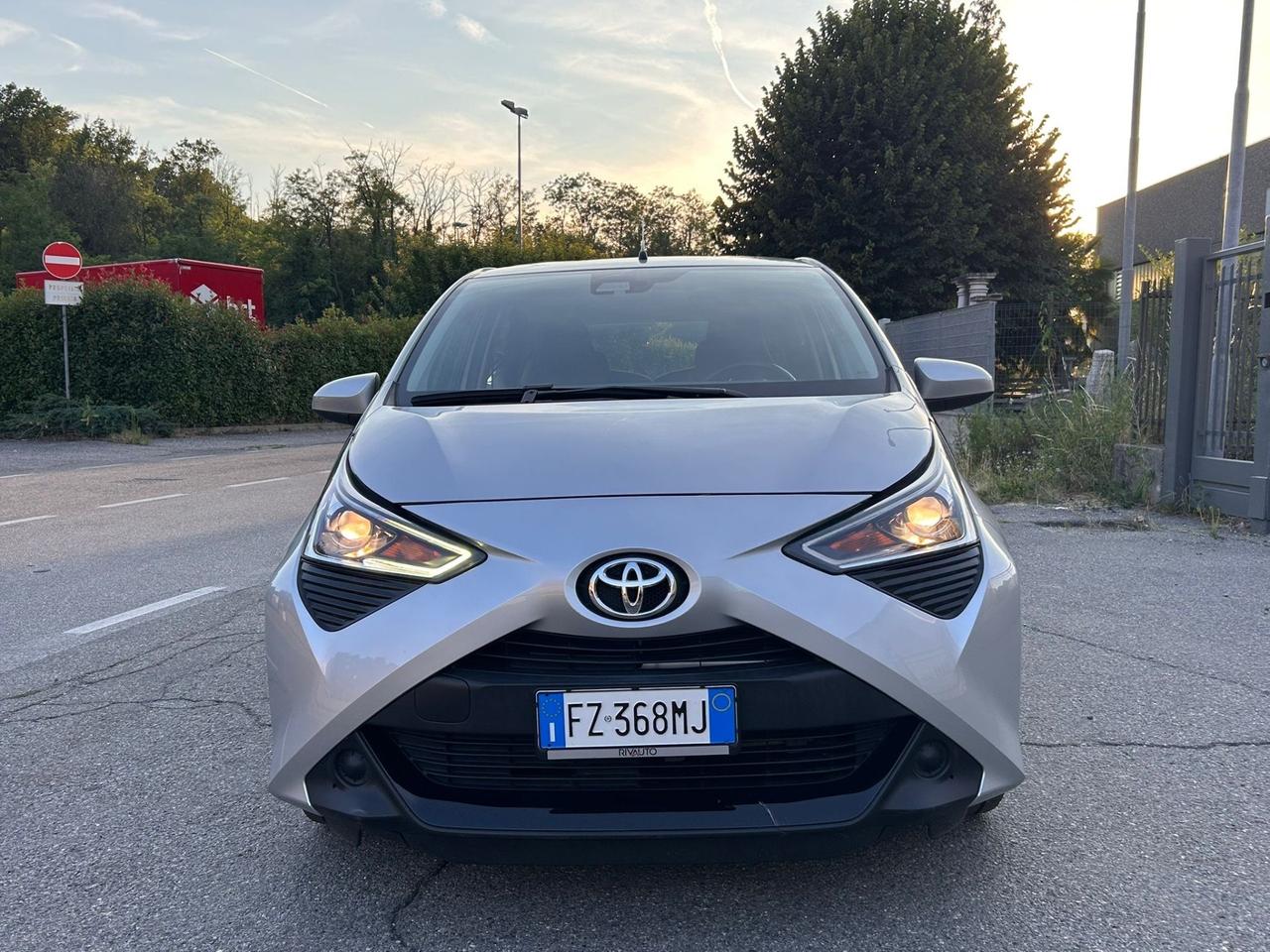 Toyota Aygo Connect 1.0 VVT-i 72 CV 5 porte x-clusiv MMT*SOLO 38000KM*CAMBIO AUTOMATICO*