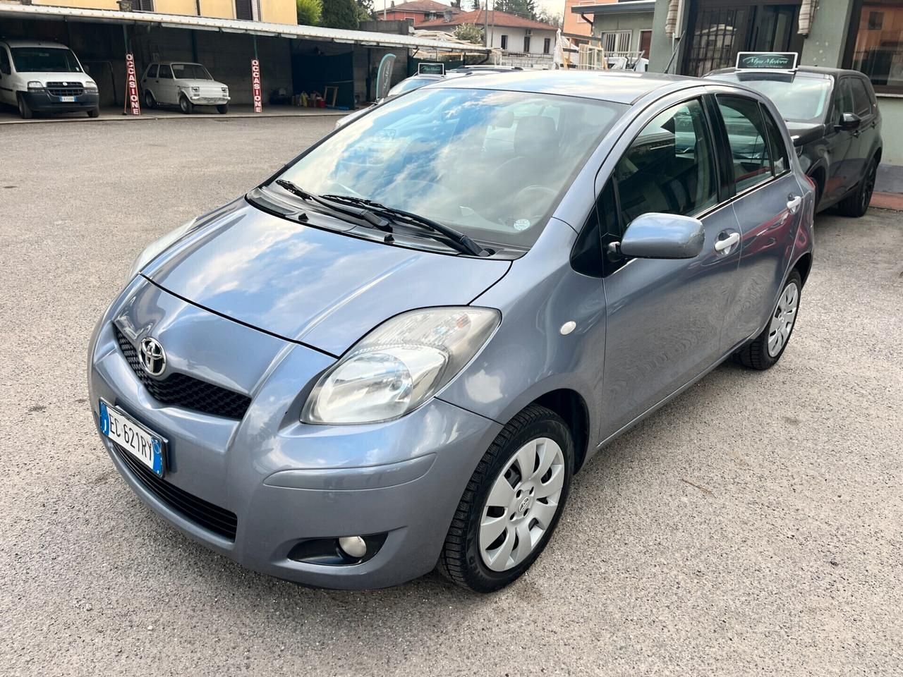 Toyota Yaris 1.0 5 porte Sol