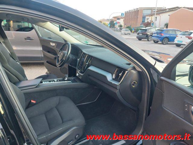 VOLVO XC60 B4 (d) AWD Geartronic Momentum Pro