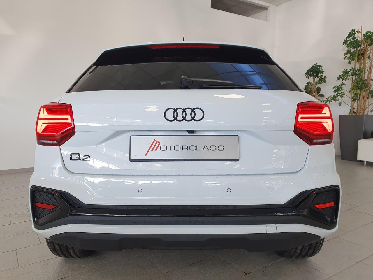 Audi Q2 30 2.0 tdi identity black s tronic