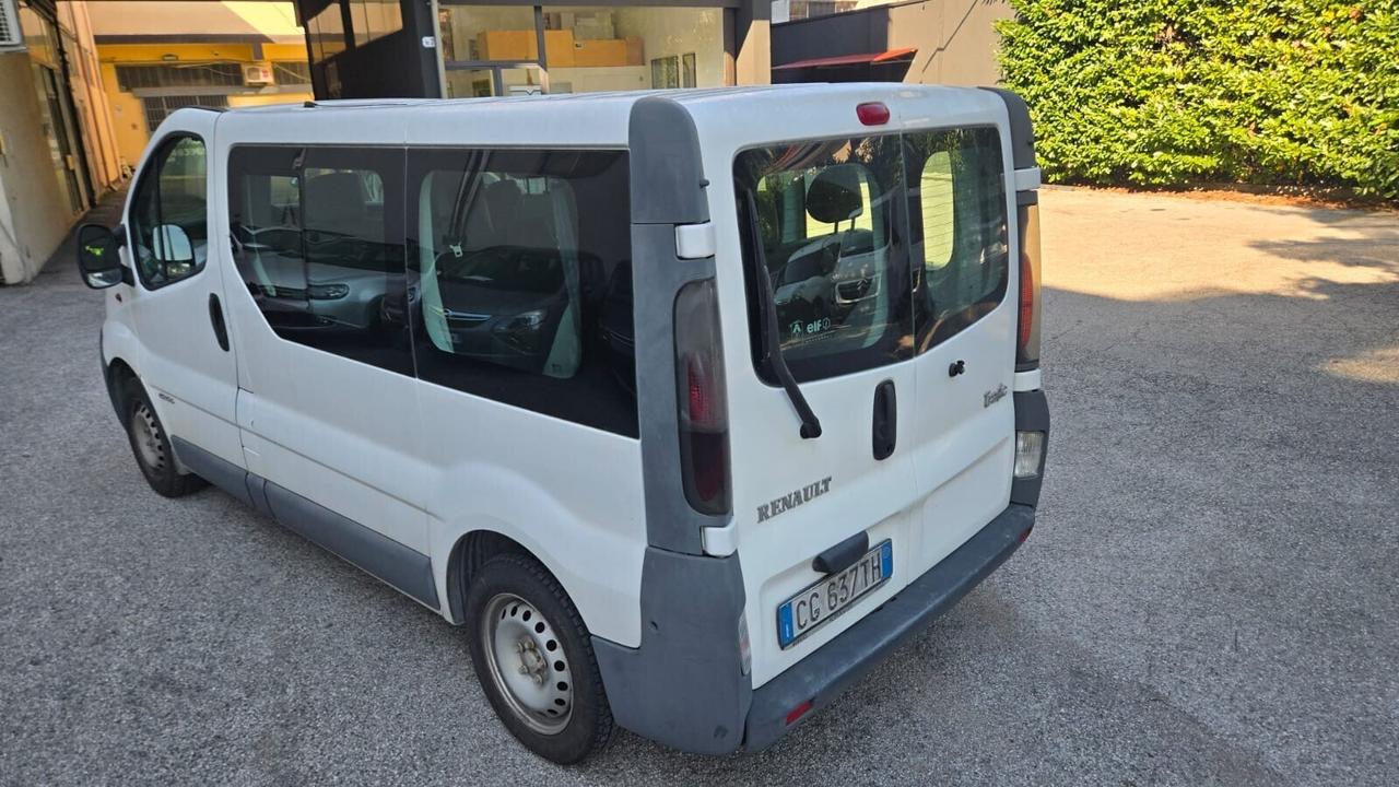 Renault Trafic T29 1.9 dCi/100CV PC-TN Combi