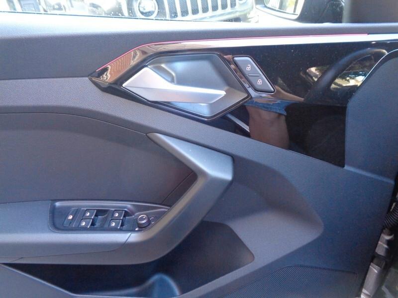 Audi A1 allstreet 30 TFSI S tronic S-Line Interno