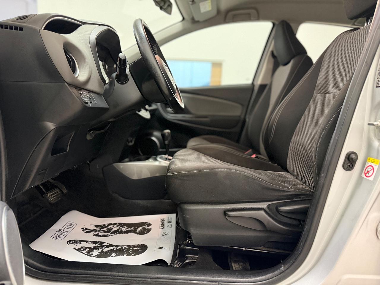 Toyota Yaris 1.5 Hybrid 5 porte Active AUTOMATICA NEOPATENTATI