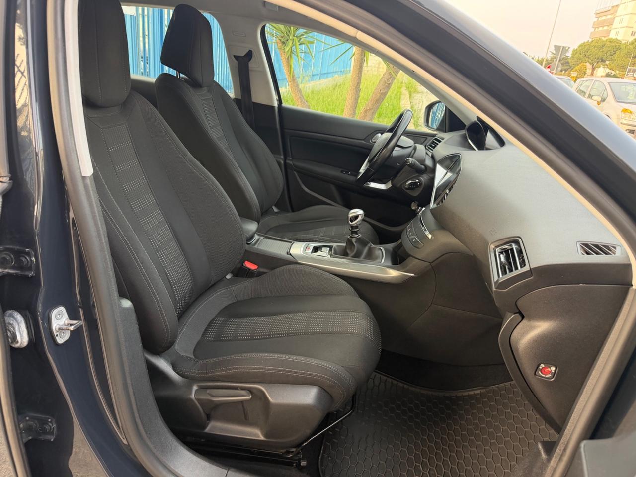 Peugeot 308 1.6 hdi 120 cv Allure 2016 Navig