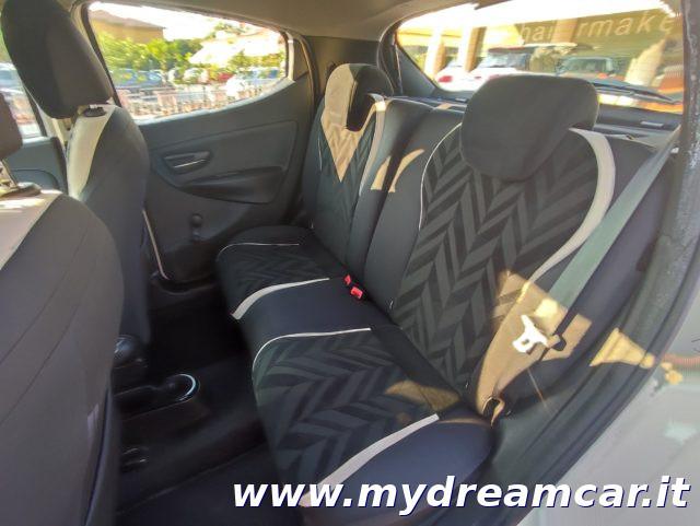 LANCIA Ypsilon 1.2 69 CV 5 porte Platinum