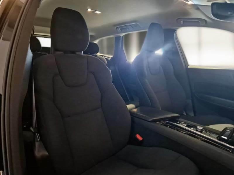 VOLVO XC60 B4 D AWD automatico Momentum Pro