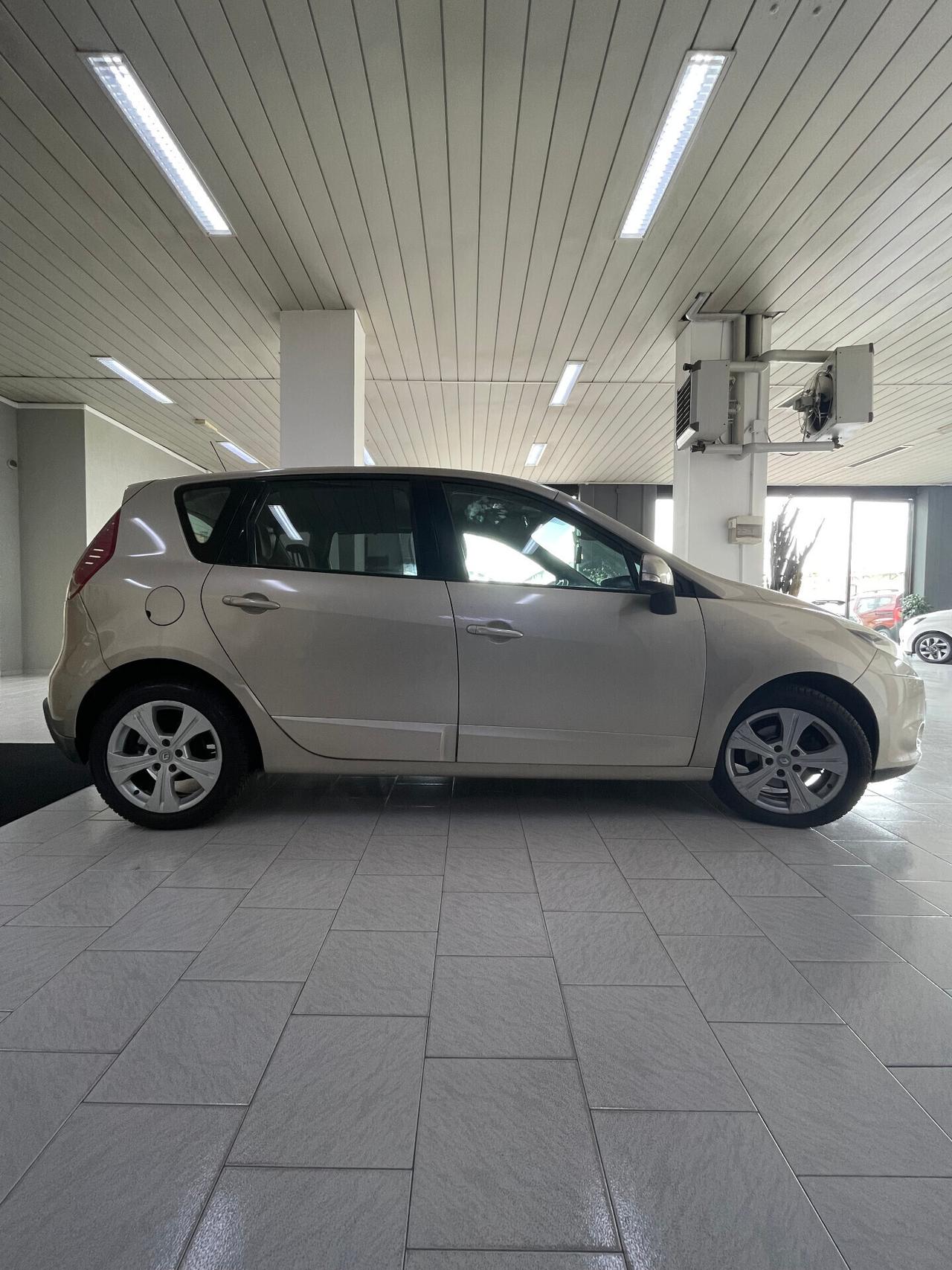 Renault Scenic X-Mod 1.9 dCi 130CV Luxe