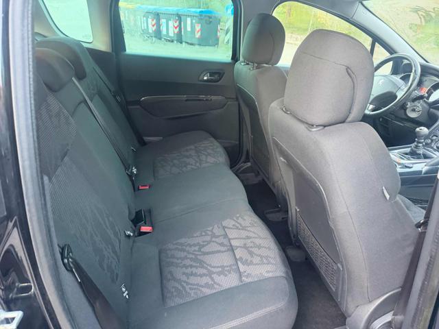 PEUGEOT 3008 1.6 HDi 115CV Allure senza nessun lavoro da fare