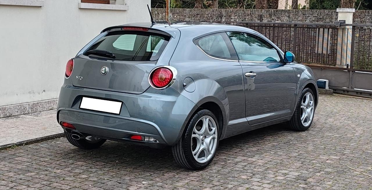 Alfa Romeo MiTo 1.6 JTDm-2 S&S Distinctive Sport Pack