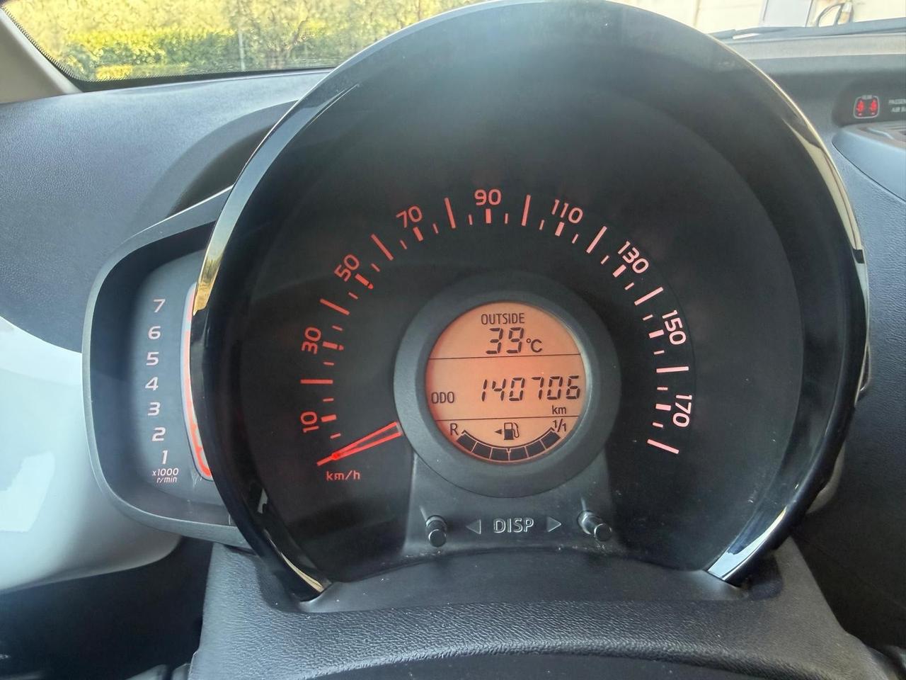 Toyota Aygo 1.0 VVT-i 69 CV 5 porte x-cool