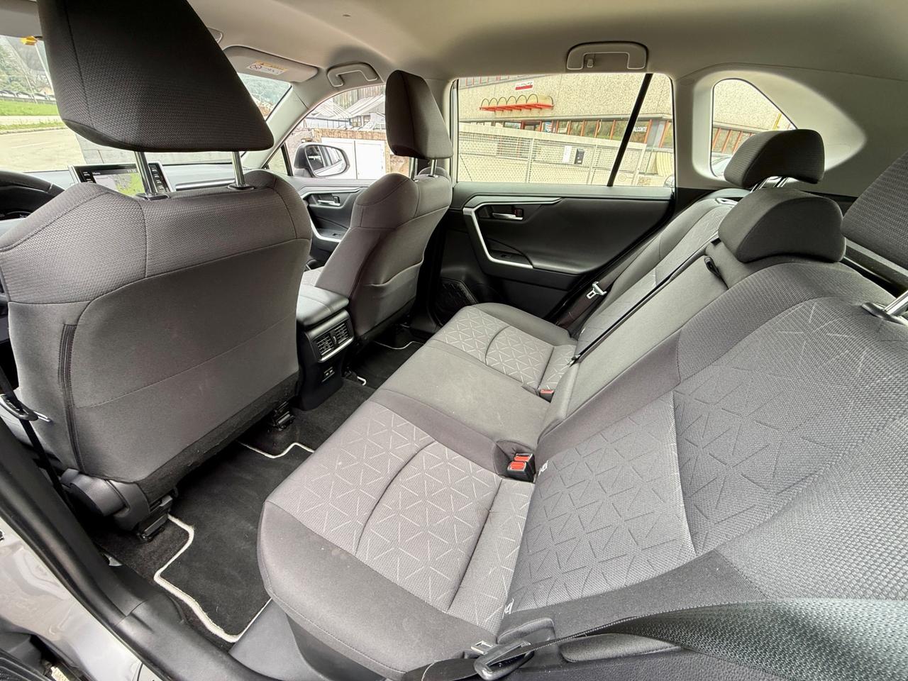 Toyota RAV4 2.5 HV E-CVT 2WD Style garanzia toyota